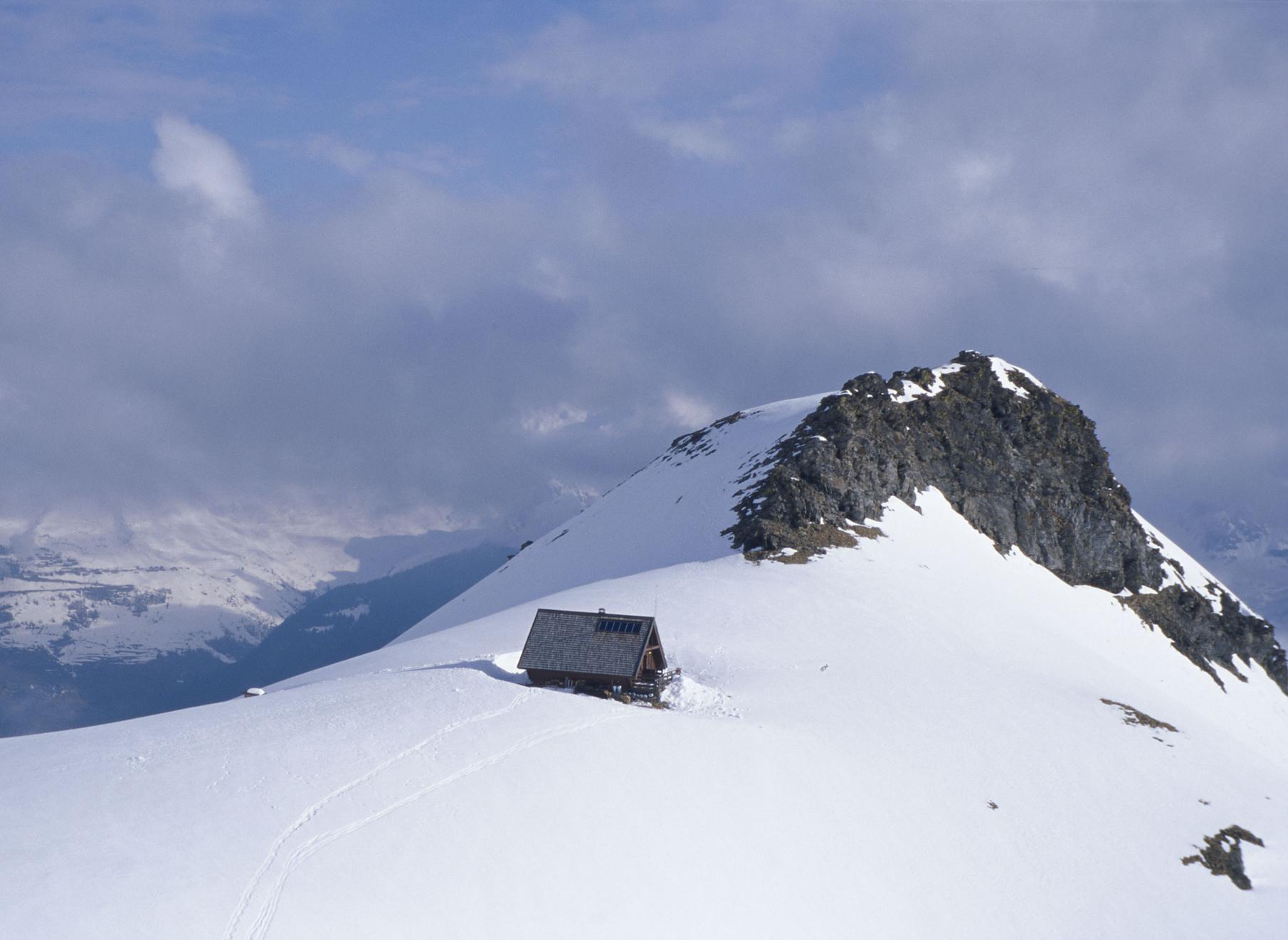 Paysage de montagne hivernal